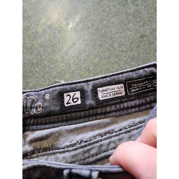 Miss Me Style JS5014AK94 Signature Ankle Skinny Distressed  Dark Gray jeans sz 2 - Picture 2 of 4